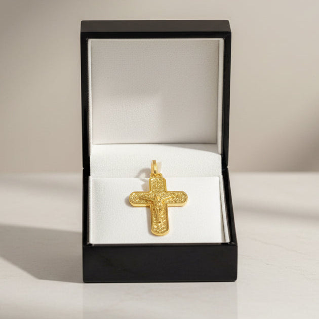 The Heritage Textured Crucifix Pendant